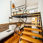 Location 2 Bedrooms - 2 Bathrooms Lejlighed