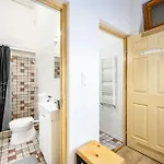 Location 2 Bedrooms - 2 Bathrooms Lejlighed