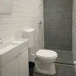 Location 2 Bedrooms - 2 Bathrooms Lejlighed