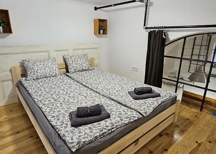 Location 2 Bedrooms - 2 Bathrooms *