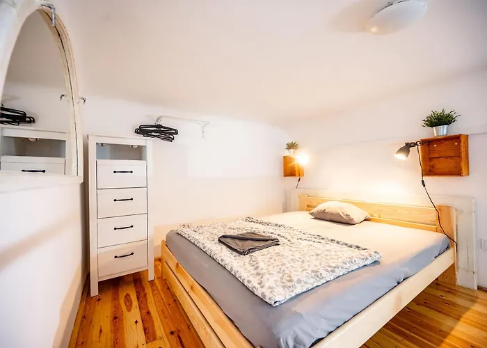 Location 2 Bedrooms - 2 Bathrooms * Budapest