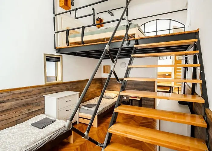 Location 2 Bedrooms - 2 Bathrooms Lejlighed