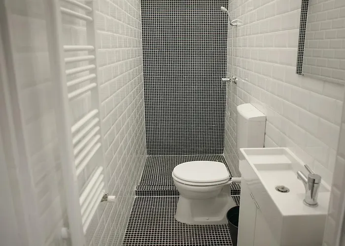 Lejlighed Location 2 Bedrooms - 2 Bathrooms *