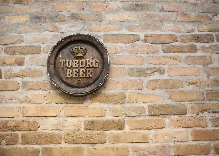 Location 2 Bedrooms - 2 Bathrooms Lejlighed