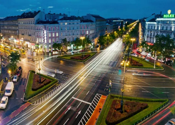 Location 2 Bedrooms - 2 Bathrooms Lejlighed