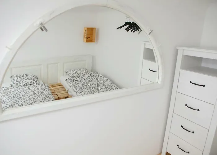 Lejlighed Location 2 Bedrooms - 2 Bathrooms *