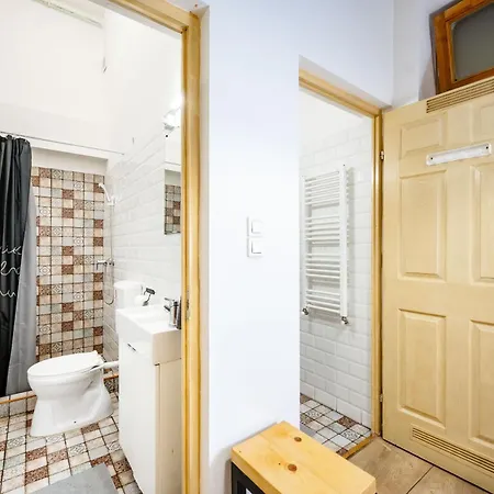 Location 2 Bedrooms - 2 Bathrooms 公寓