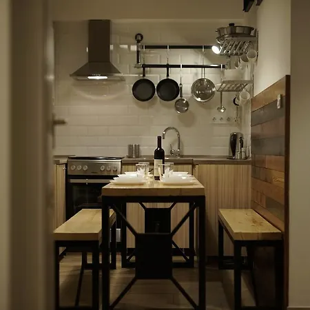 Location 2 Bedrooms - 2 Bathrooms 公寓 *