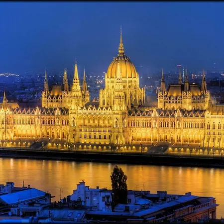 Location 2 Bedrooms - 2 Bathrooms