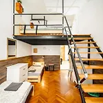Apartment Location 2 Bedrooms - 2 Bathrooms *