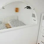 Apartment Location 2 Bedrooms - 2 Bathrooms *